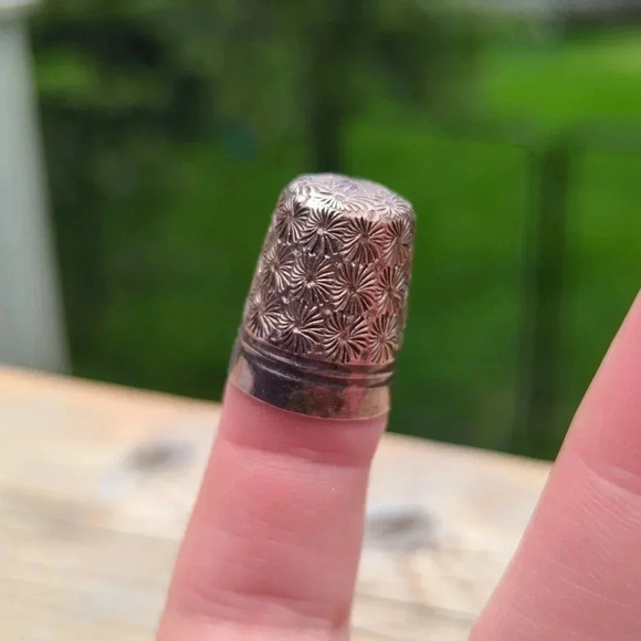 Sterling  Silver Thimble - Picture 1 of 4